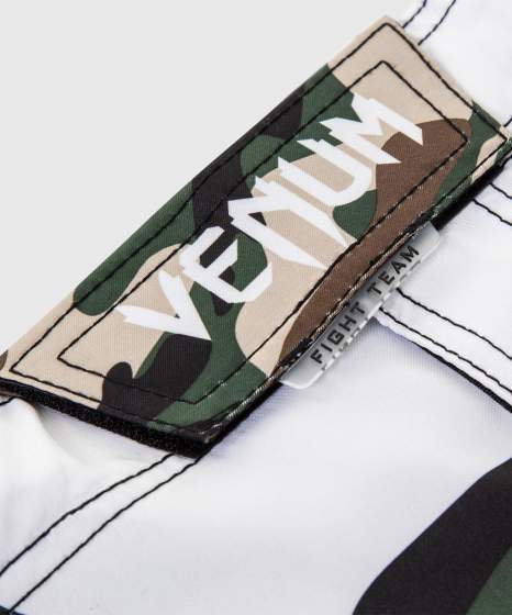 VENUM CAMO HERO FIGHTSHORTS - GROEN/BRUIN