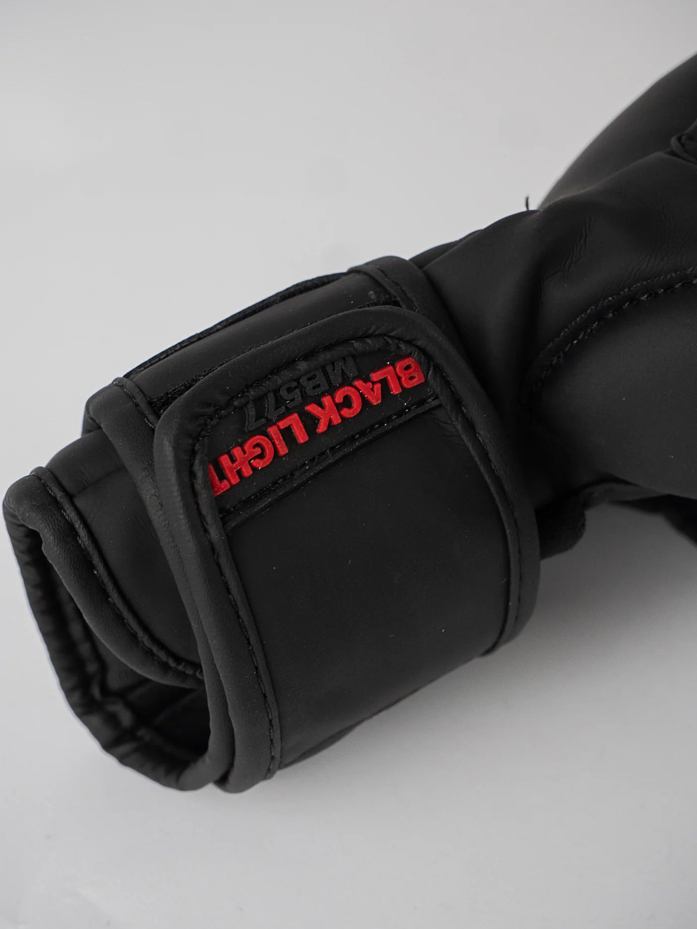 METAL BOXE BLACK LIGHT MMA SPARRING HANDSCHOENEN - ZWART