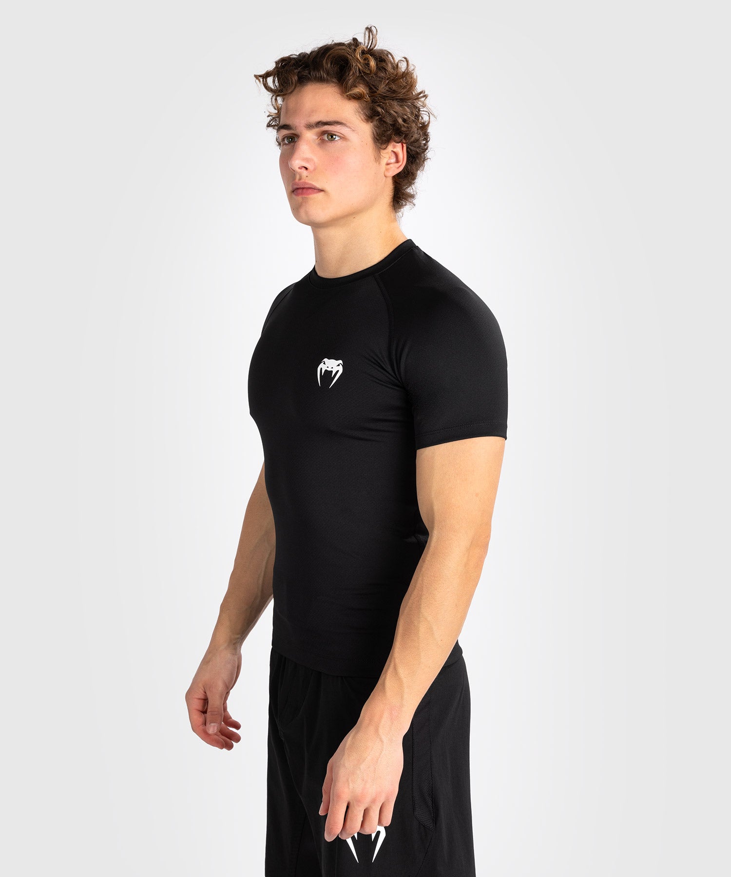 VENUM CONTENDER RASHGUARD MET KORTE MOUWEN VOOR HEREN - ZWART/WIT