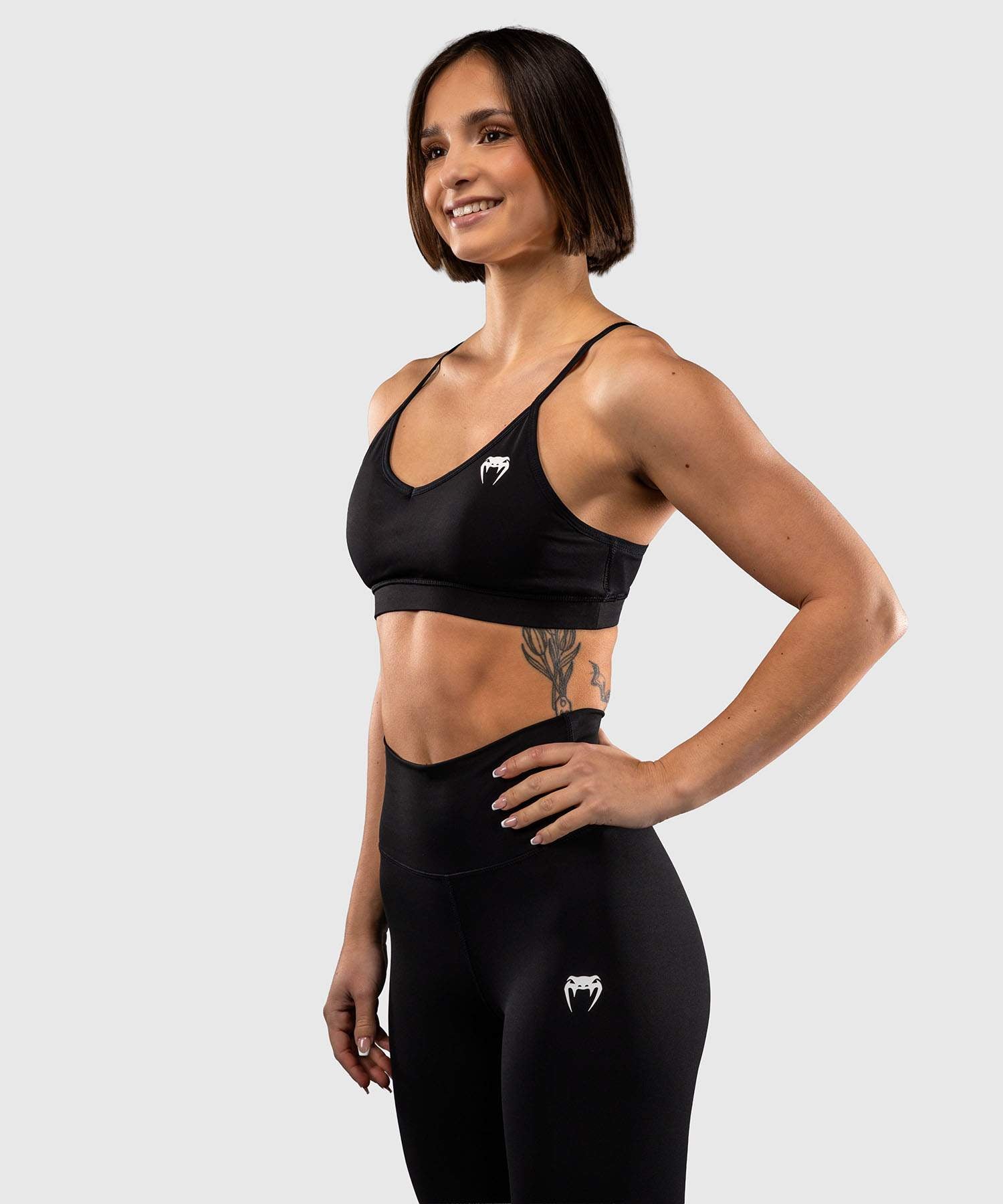 VENUM ESSENTIAL SPORTBEHA MET LAGE ONDERSTEUNING - ZWART