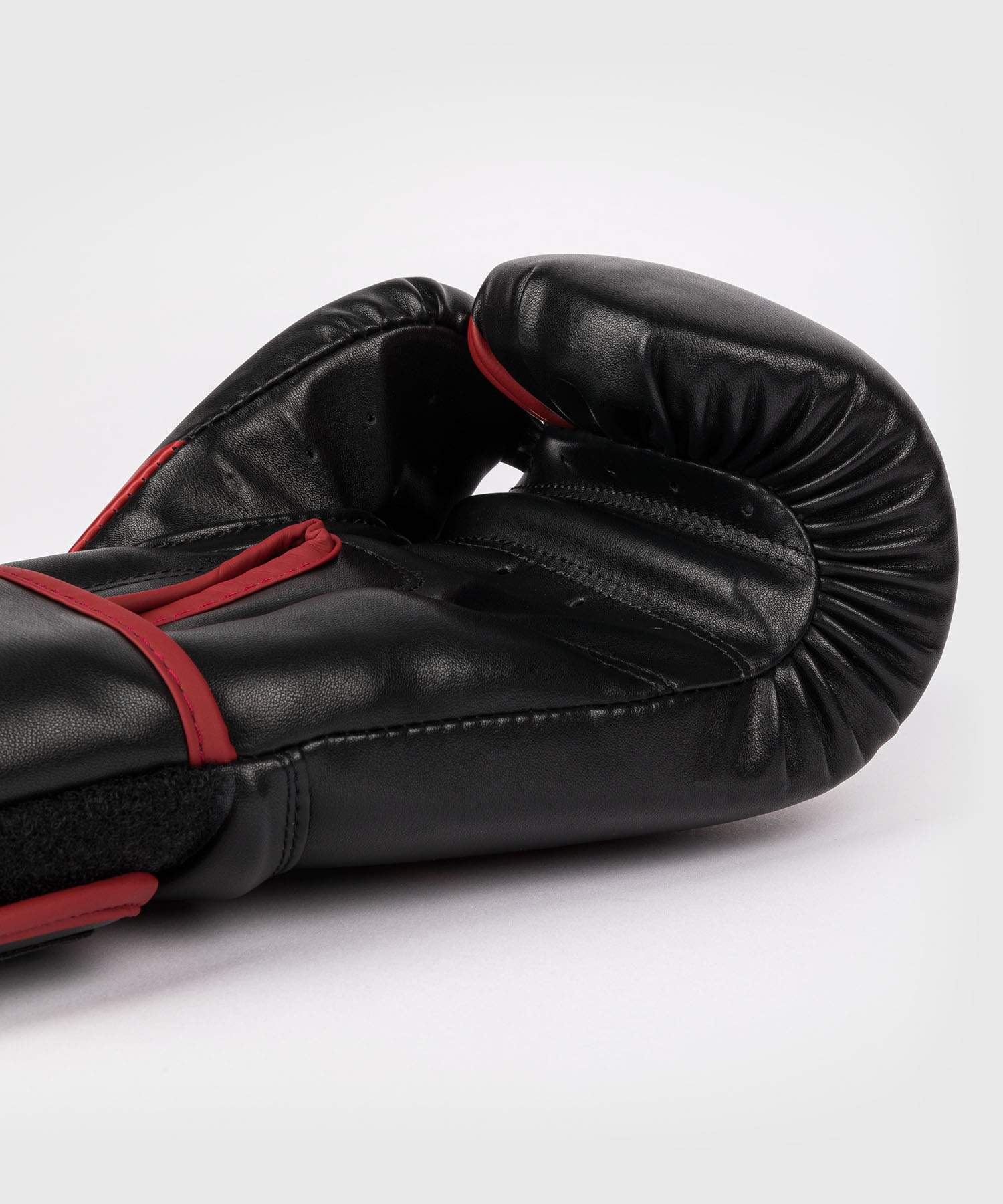 VENUM (KICK)BOKSHANDSCHOENEN CHALLENGER 2.5 ZWART/ROOD