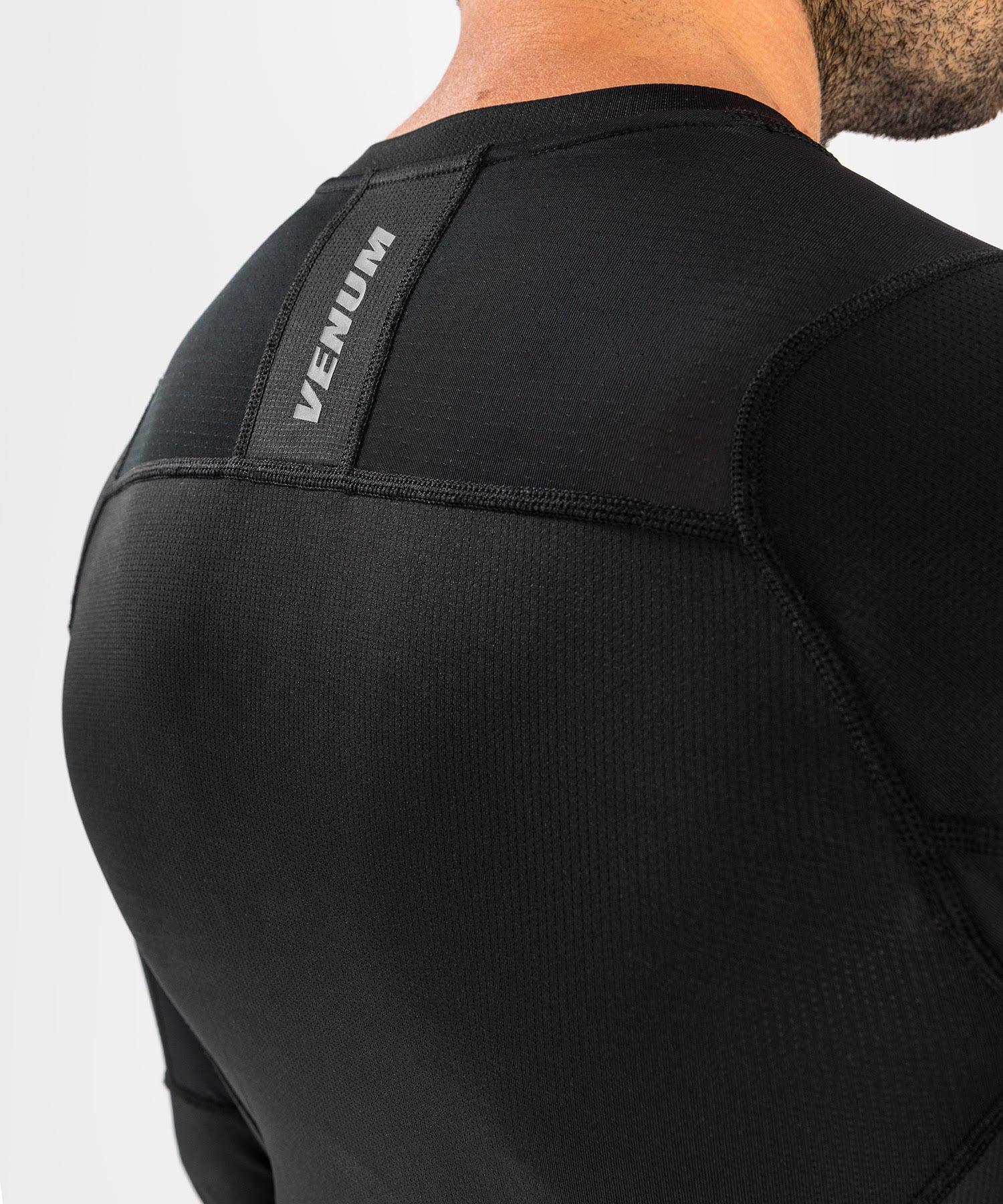 VENUM G-FIT AIR LONG SLEEVE RASHGUARD ZWART