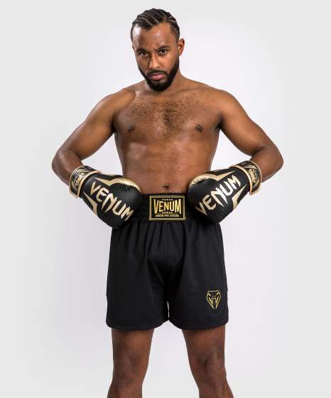VENUM CLASSIC BOXING SHORTS - ZWART/GOUD
