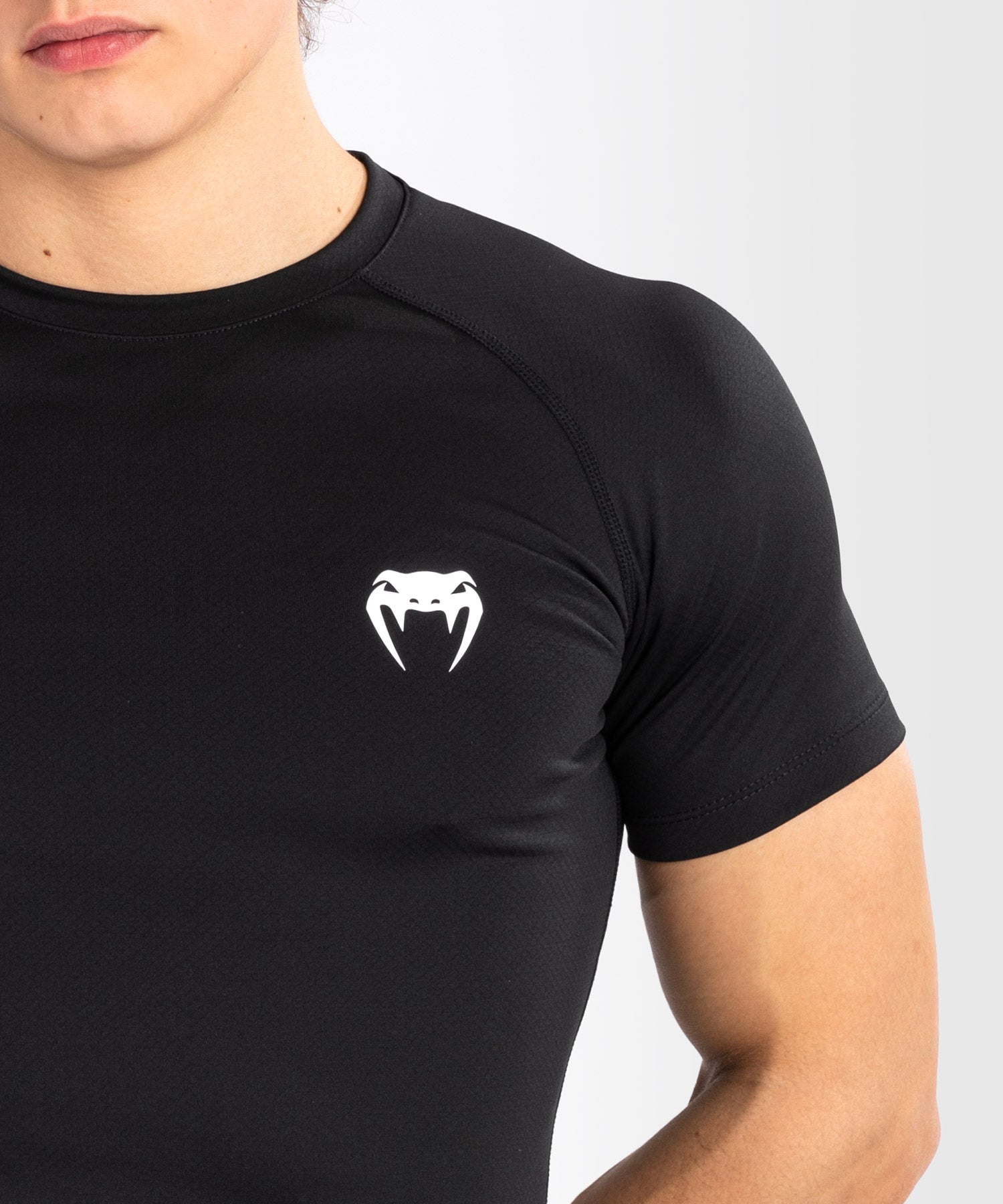VENUM CONTENDER RASHGUARD MET KORTE MOUWEN VOOR HEREN - ZWART/WIT