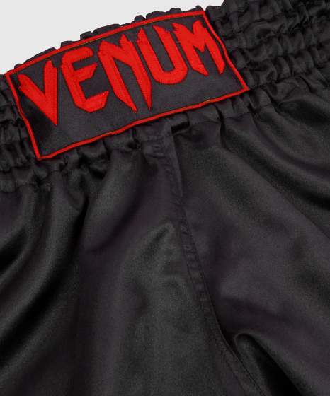 VENUM CLASSIC MUAY THAI SHORT - ZWART/ROOD