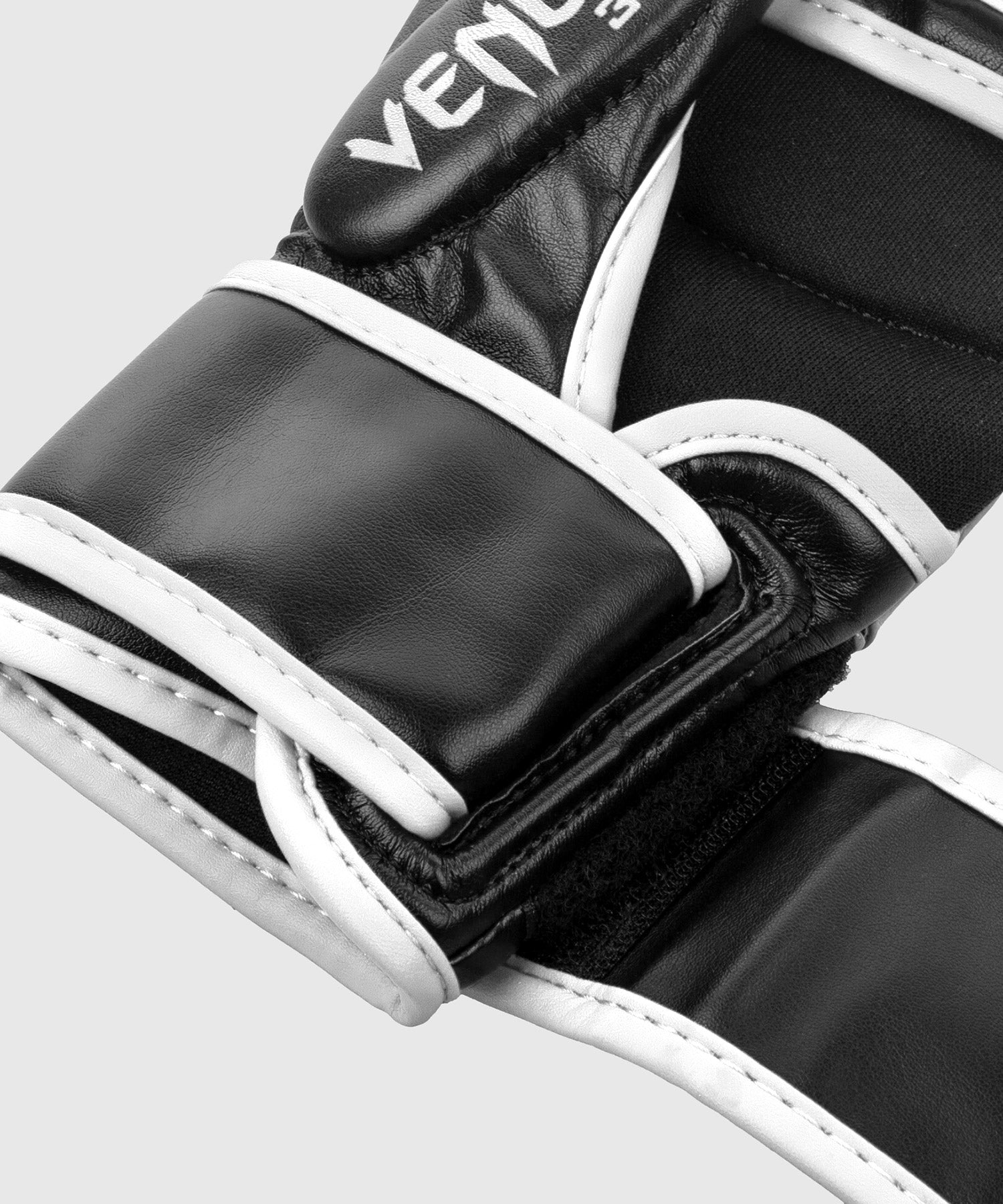 VENUM CHALLENGER 3.0 SPARRING HANDSCHOENEN - ZWART/WIT