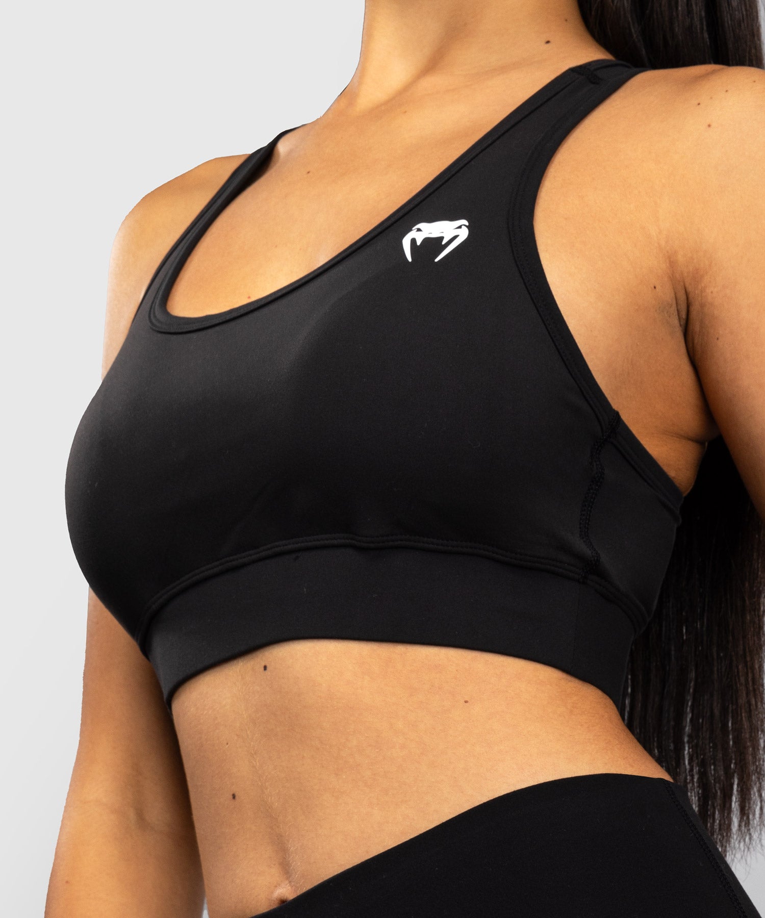 VENUM ESSENTIAL SPORTBEHA MET GEMIDDELDE ONDERSTEUNING - ZWART