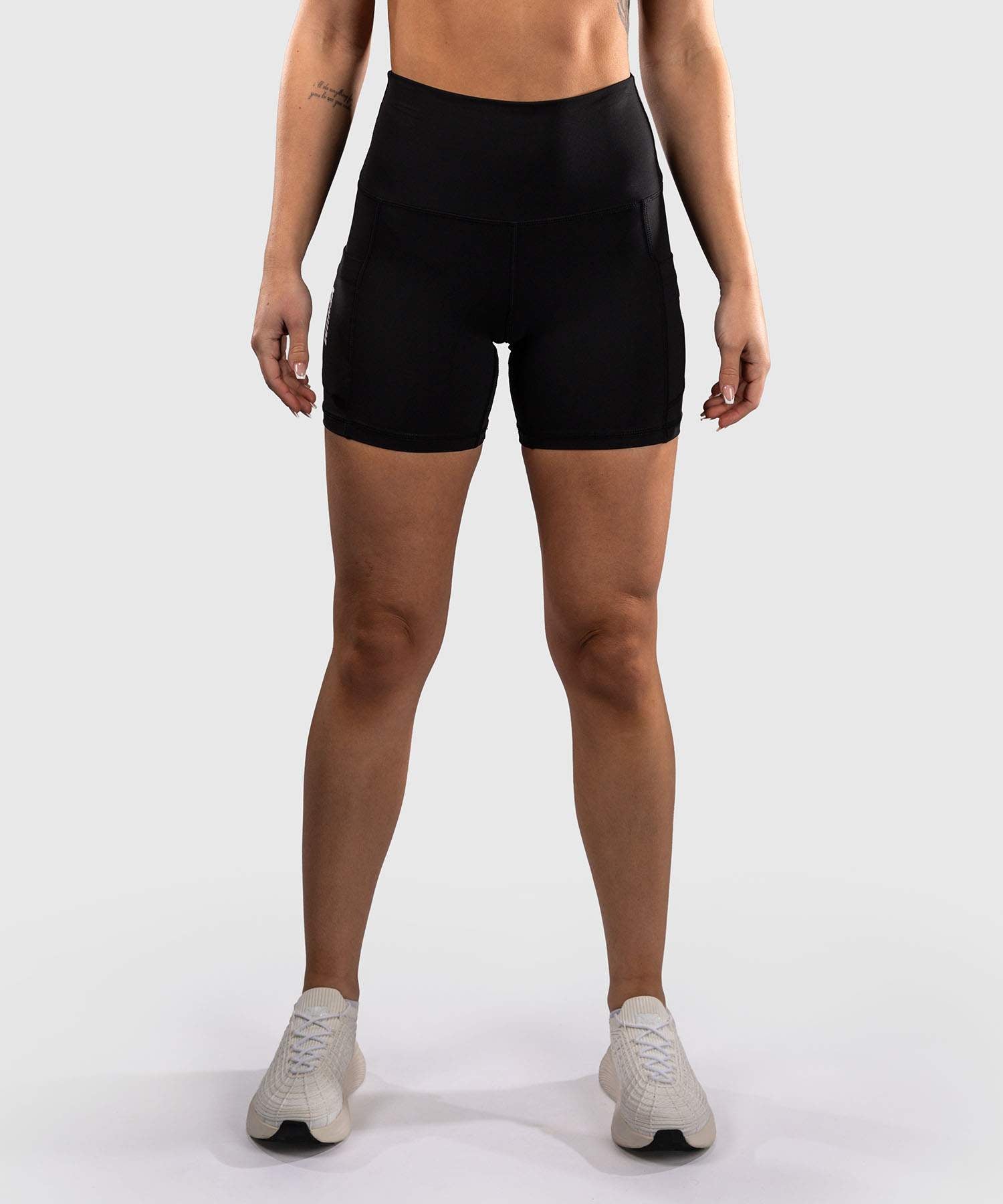 VENUM ESSENTIAL DAMES BIKESHORT - ZWART