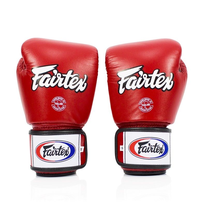 FAIRTEX KICKBOKSHANDSCHOENEN TIGHT FIT - ROOD