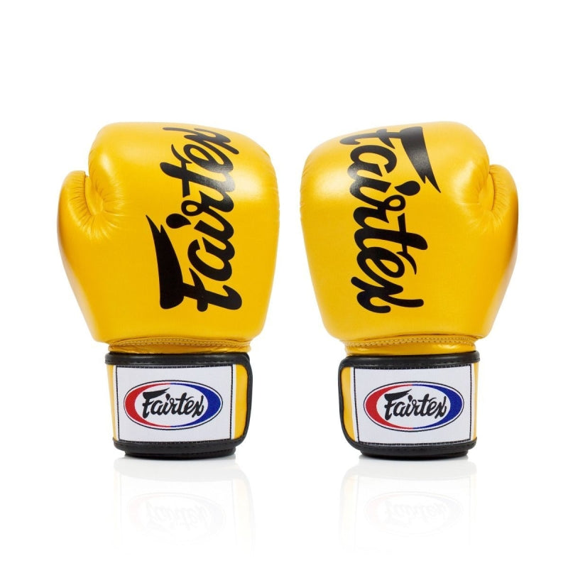 FAIRTEX KICKBOKSHANDSCHOENE LEER GOUD/ZWART